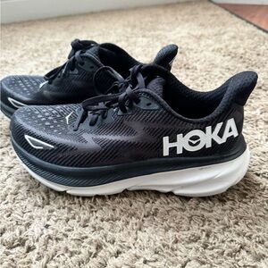 Womens Clifton 9 Hokas; barely touched